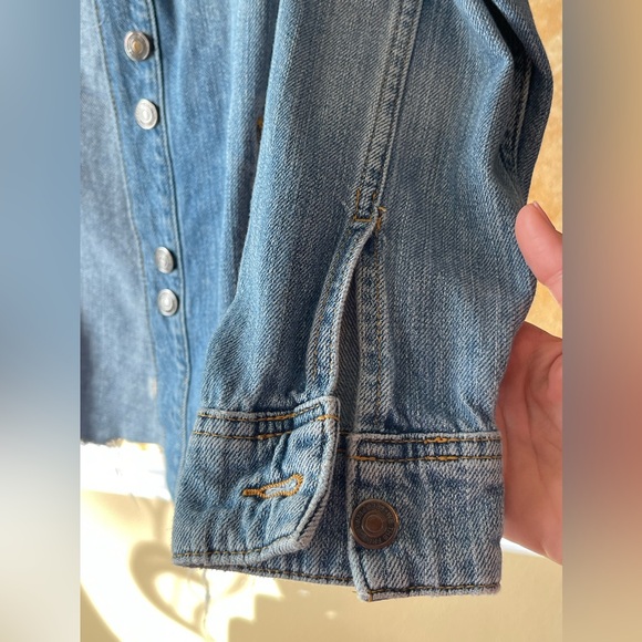 FREE PEOPLE MOONCHILD DISTRESSED DENIM SHIRT JACKET - Picture 4 of 8